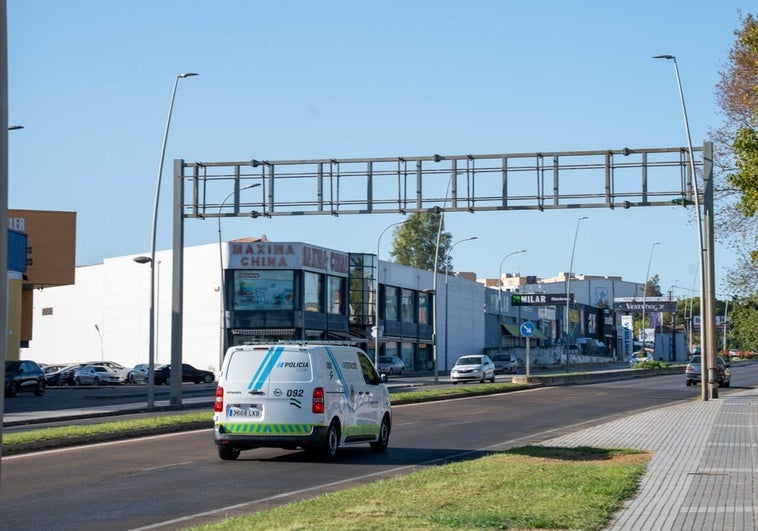 Mérida instala un nuevo radar de tráfico en la avenida Reina Sofía